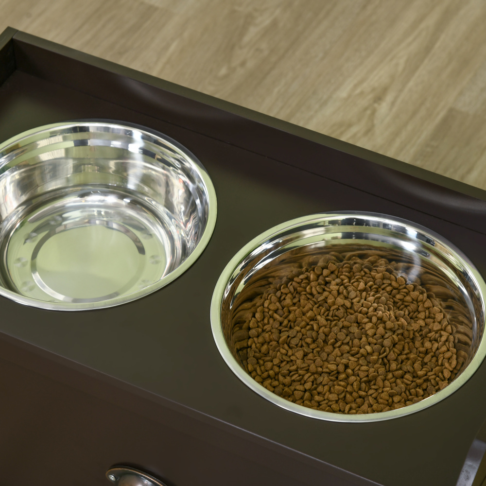 Dog food station with storage  - Food Storage Locker recension och pris
